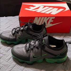 COPY - Nike Air Vapormax 2019 Grade School Size 6…